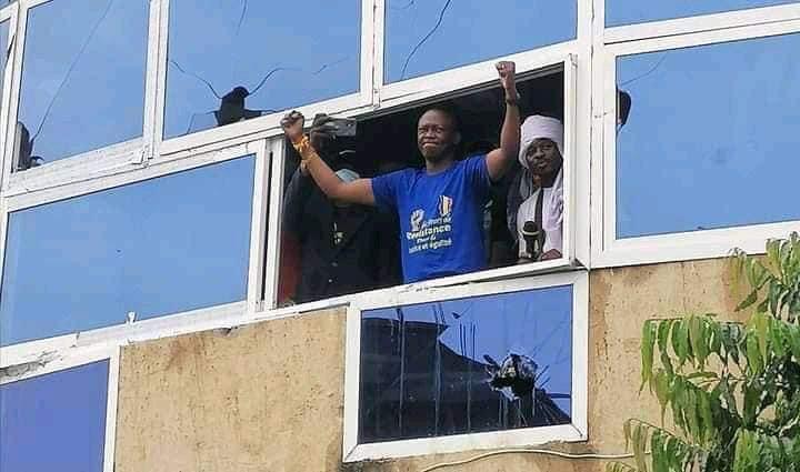 19527815 2032 4F77 AC09 92F39157E32D