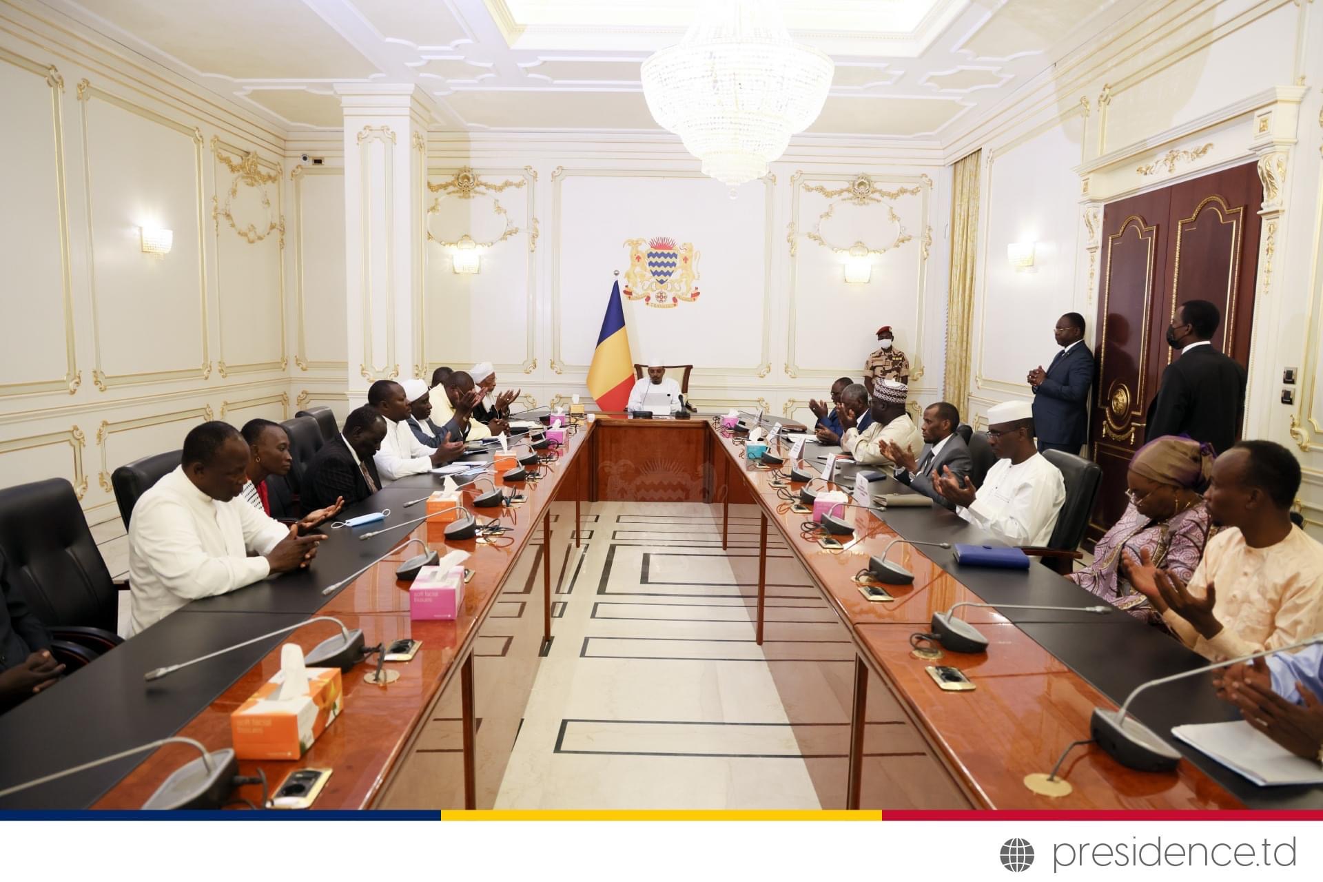 2836B706 5C8D 48B0 883E 2B489AA433B6