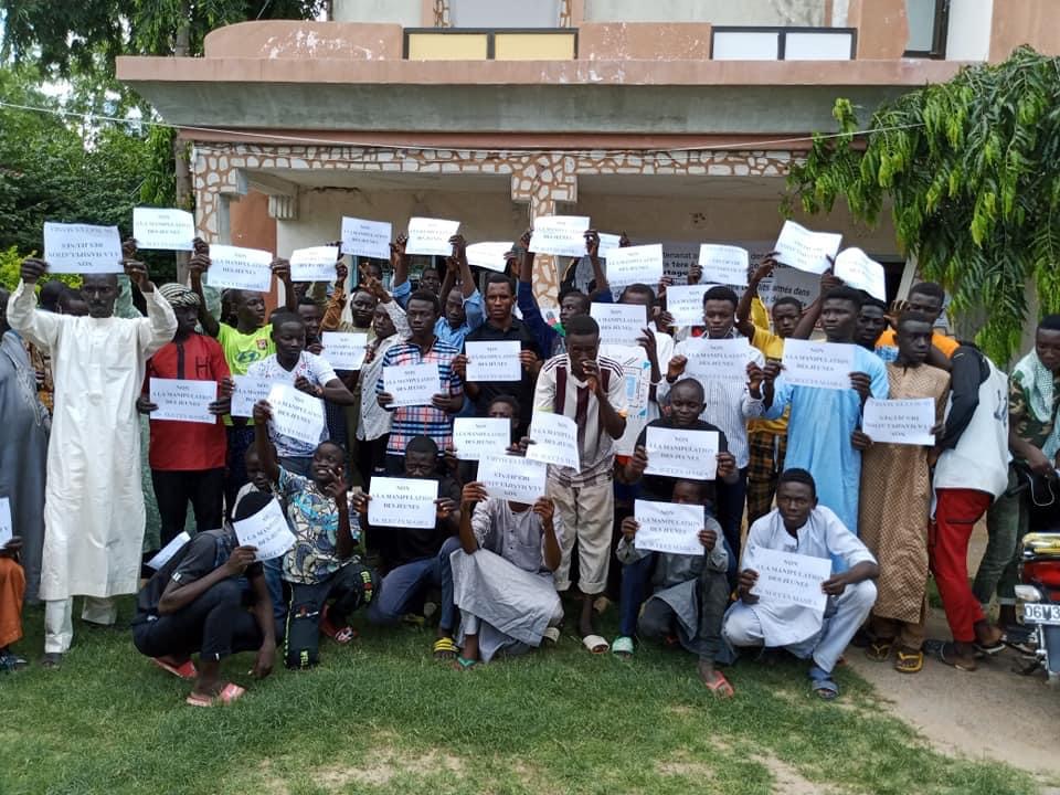 3E02A3E5 1328 4BEB AEAC BED70E2EBF28