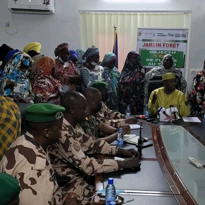 400B0993 C6BB 4CA0 8013 C20CE8D9681C