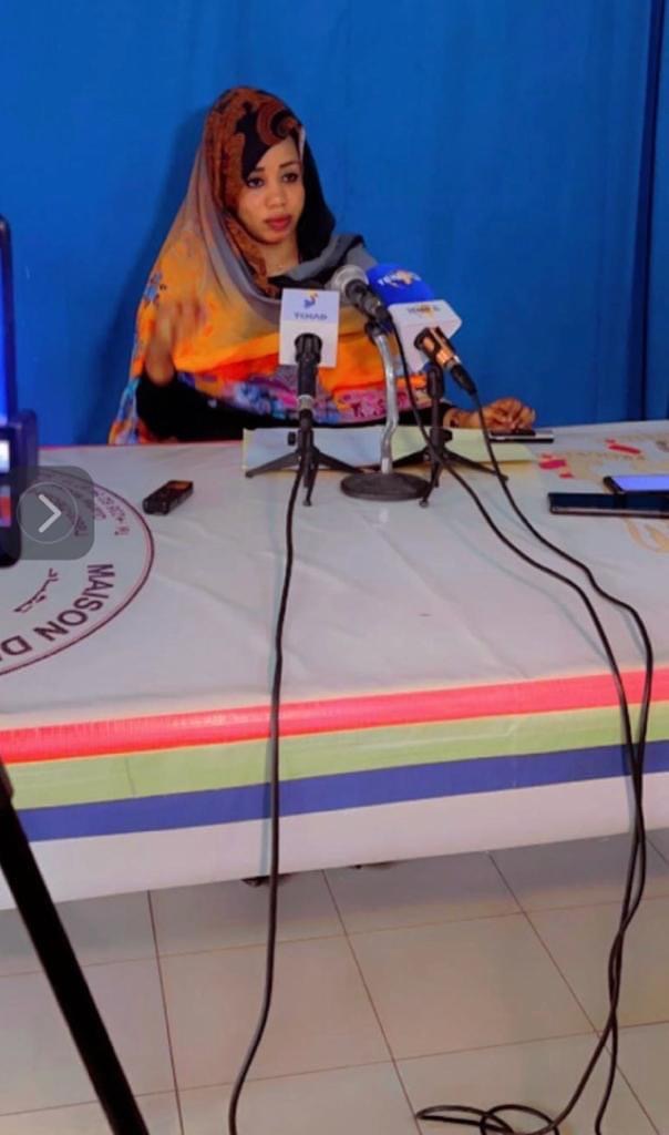 70E2EE6C 1D05 43B0 86A1 7B6BFB06759B