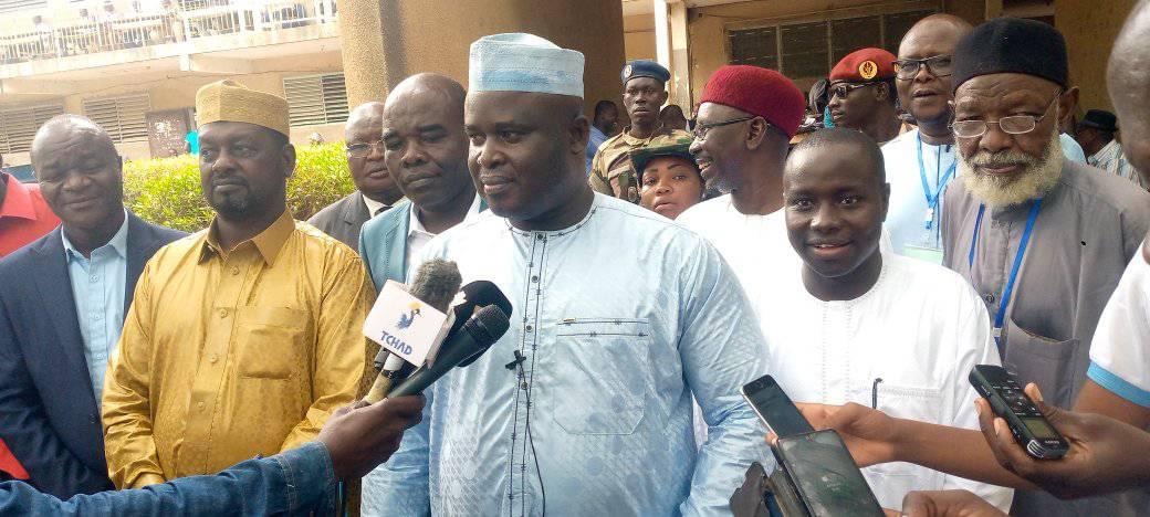 744FB05D 03AC 4FF5 86A6 534E45C85BB3