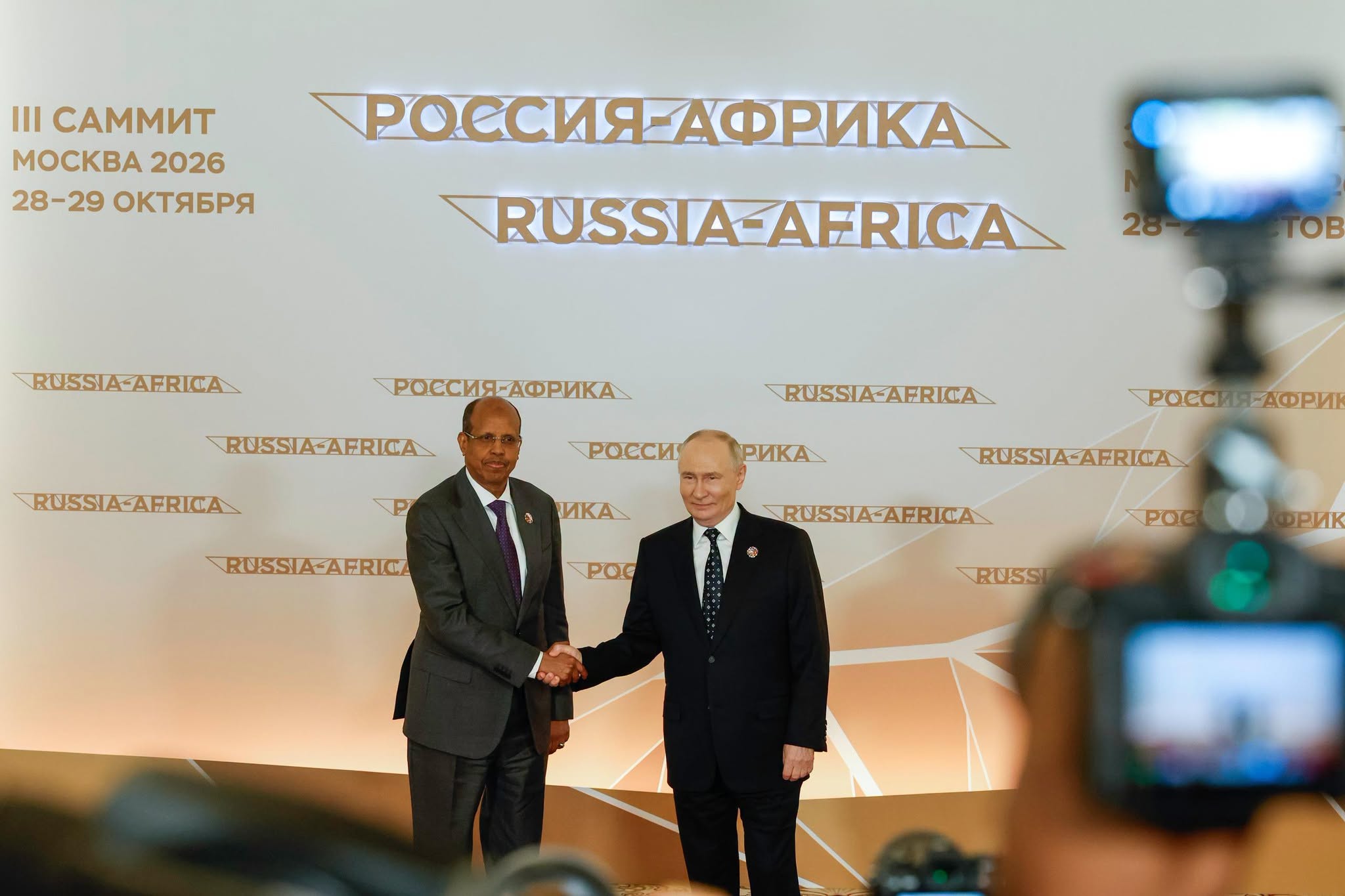 russie-afrique-le-president-de-la-commission-de-l-ua-recu-par-vladmir-poutine