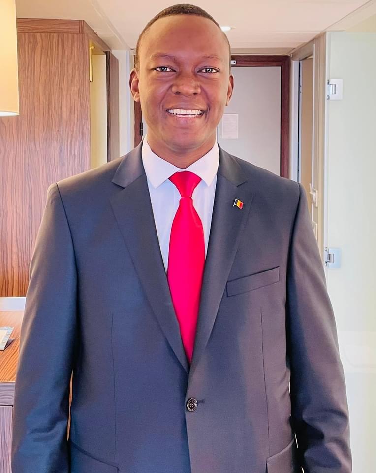 B736FDF8 E8DA 4564 A91F 331CF3C0315F