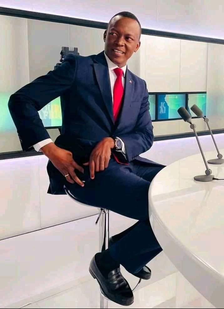 CAF8AB30 3035 450F B21C 80B32B133375