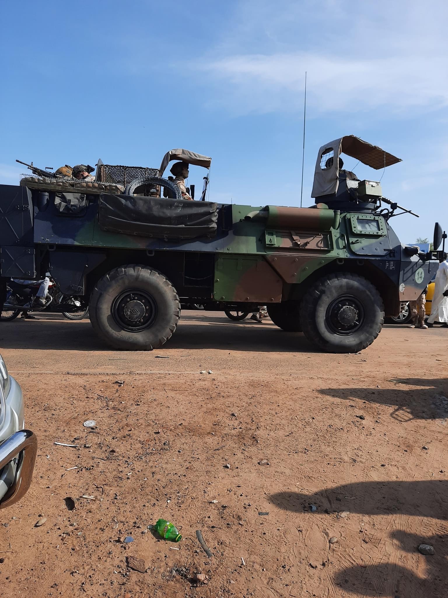 DBDFB563 B7A5 4652 8E3A E2FDCF865D70