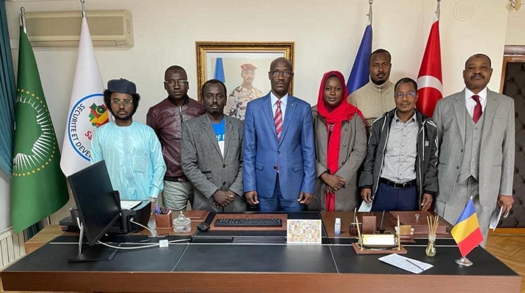 F08CD8B0 B387 40C4 A54B C272D47041D0